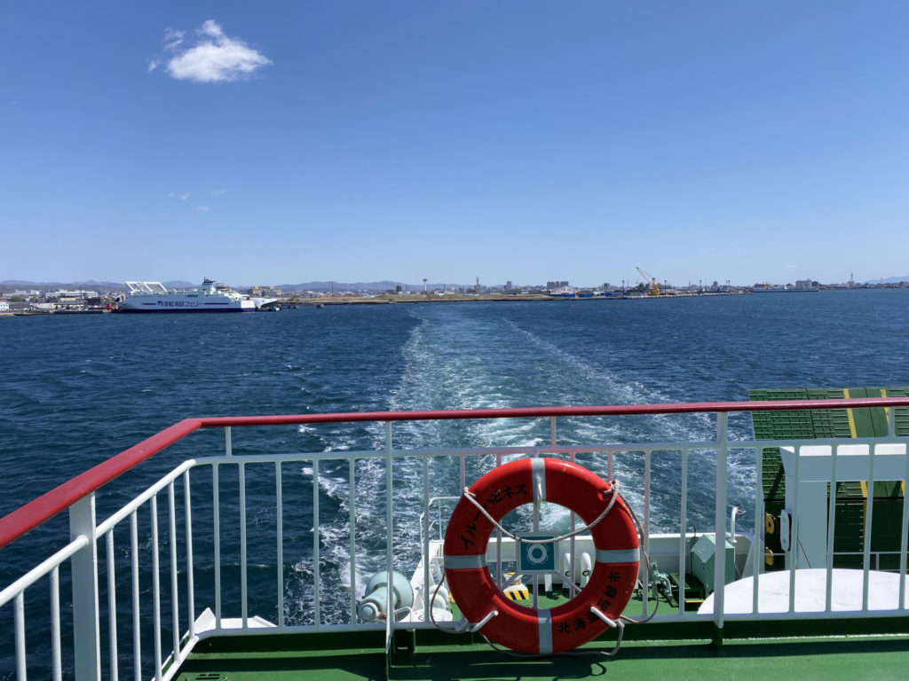 波の泡がすごい